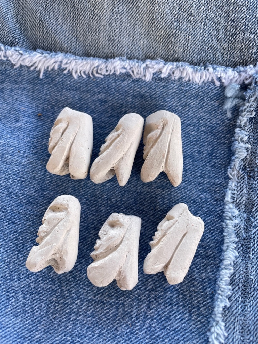 🌱 Handmade | Ceramic Face Beads - Picture 5 of 6